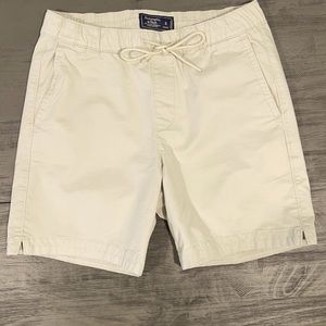 Abercrombie & Fitch Khaki Shorts sz: Small
